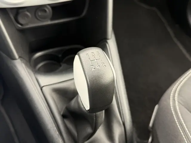 Peugeot 208 1.2 PureTech Like 2018 Benzine 18