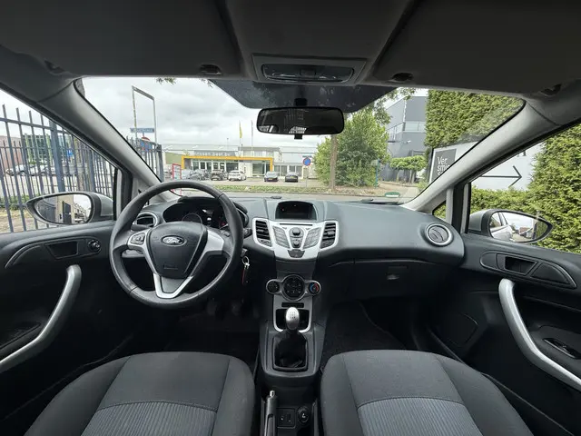 Ford Fiesta 1.25 Limited 2012 Benzine 17