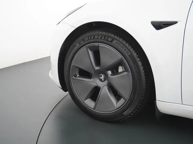 Tesla Model 3 Standard RWD Plus 60 kWh 2021 Elektrisch 13