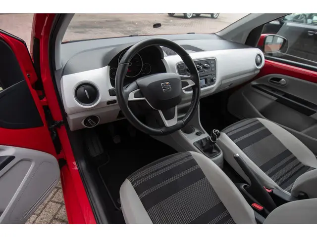 SEAT Mii 1.0 Style Chic 2014 Benzine 9