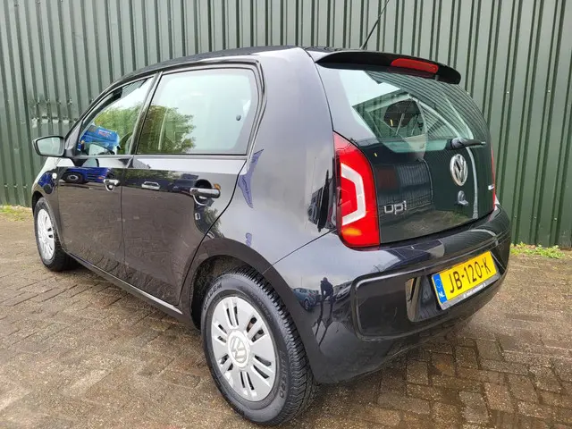 Volkswagen up! 1.0 move up! NAVI 2016 Benzine 3