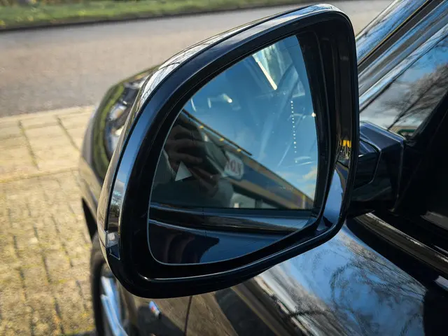 BMW X3 xDrive20i High Executive 2018 Benzine 12