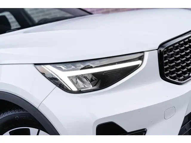 Volvo XC40 Plug-in Hybrid T5 Core 2023 Hybride Benzine 6