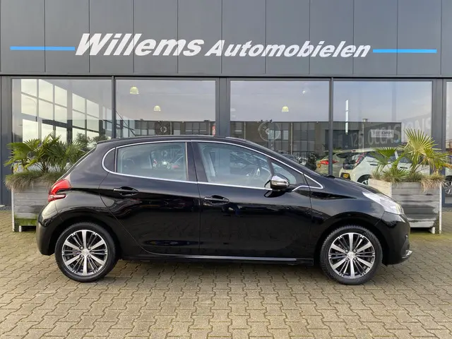 Peugeot 208 1.2 PureTech Allure 2018 Benzine 6