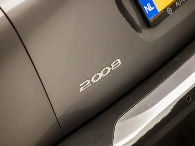 Peugeot 2008 1.2 PureTech Sport 2020 Benzine 28