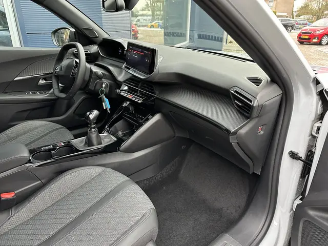 Peugeot 2008 1.2 Turbo 100 PK Allure 2025 Benzine 9