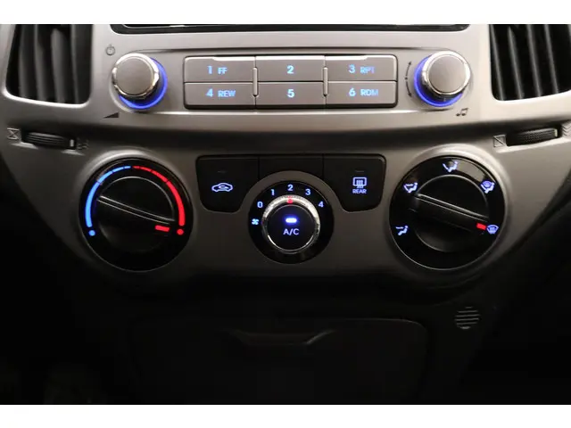 Hyundai i20 1.2 16v 85pk 5drs HP i-Motion 2014 Benzine 22