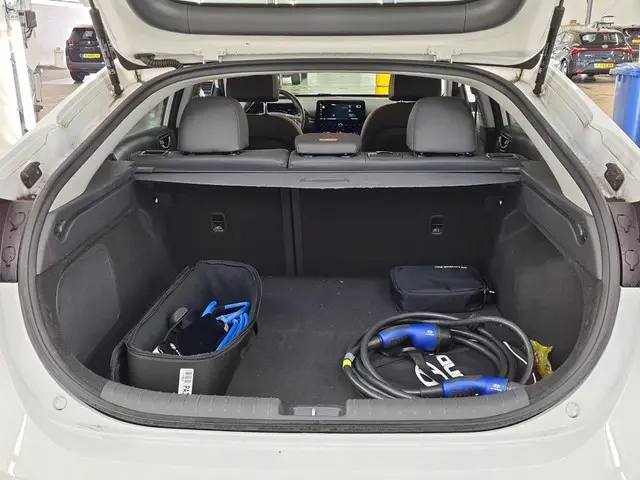 Hyundai IONIQ Premium EV 38 kWh SOH 100% 2020 Elektrisch 8