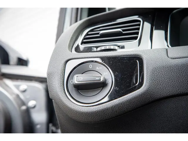 Volkswagen Golf 2.0 TSI 4Motion R 2017 Benzine 23