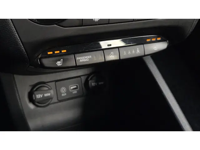 Hyundai i20 1.4i Yes! 2016 Benzine 17