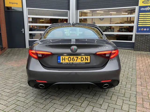 Alfa Romeo Giulia 2.0T Super 2020 Benzine 12