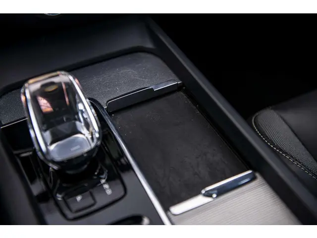 Volvo S60 2.0 B4 Plus Dark 2023 Benzine 31