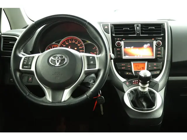 Toyota Verso-S 1.3 VVT-i Trend 2015 Benzine 53