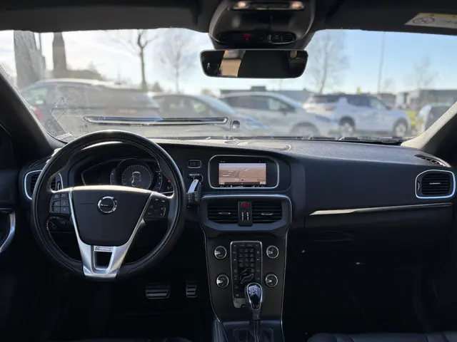 Volvo V40 1.5 T3 R-Design 2019 Benzine 14