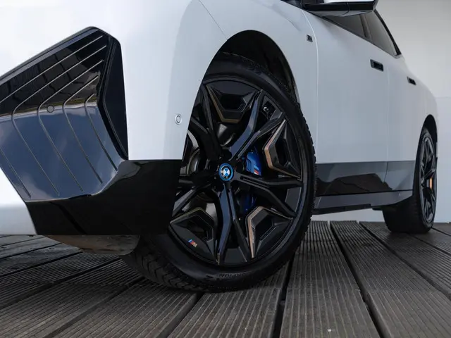 BMW iX M60 2023 Elektrisch 14