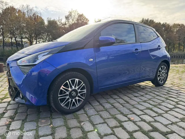 Toyota Aygo 1.0 VVT-i x-clusiv 2019 Benzine 9