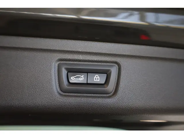BMW 3 Serie Touring 320i 2020 Benzine 29