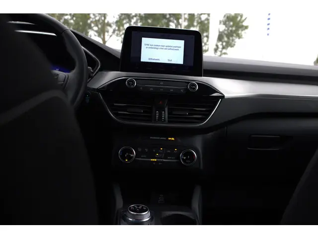 Ford Kuga 2.5 FHEV Titanium 2023 Hybride Benzine 19