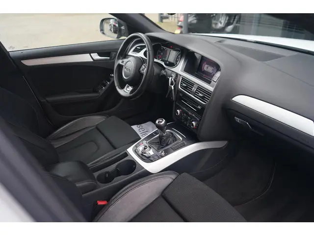 Audi A4 Avant 1.8 TFSI S-line 2013 Benzine 7