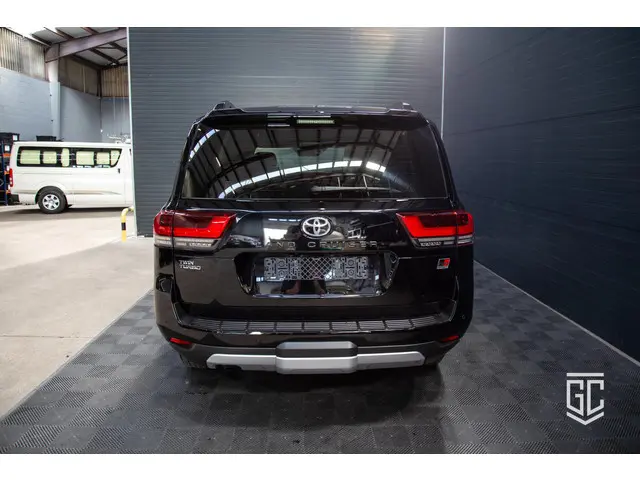 Toyota Land Cruiser 300 3.5 V6 TT GR Sport 2024 Benzine 6
