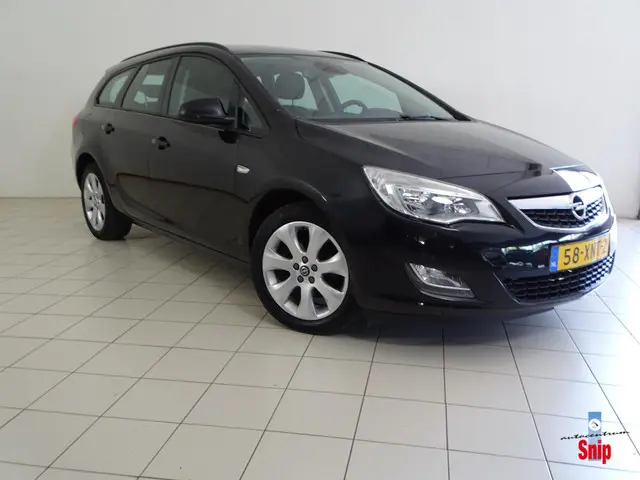 Opel Astra Sports Tourer 1.4 Cosmo 2012 Benzine 18