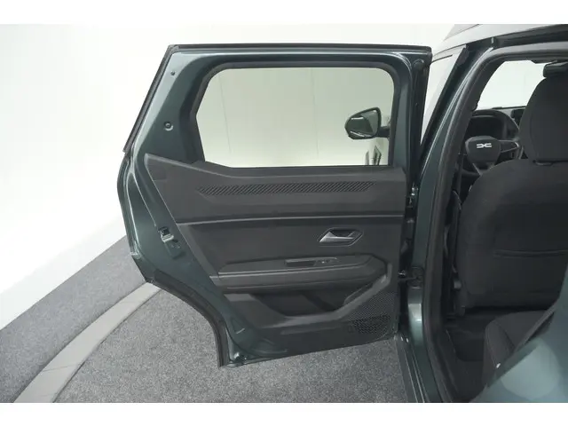 Dacia Duster Mild Hybrid 130 Extreme 2024 Benzine 70