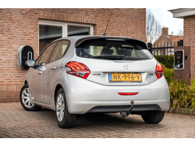 Peugeot 208 1.2 PureTech Active Trekhaak 2017 Benzine 11