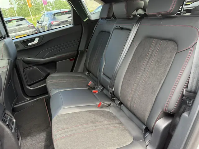 Ford Kuga 2.5 PHEV ST-Line X 2025 Hybride Benzine 49