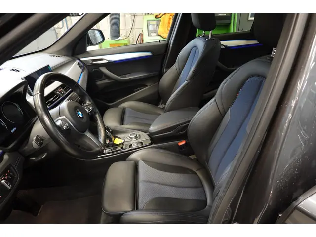 BMW X1 SDrive18i High ExecutiveM-Sport 2021 Benzine 12