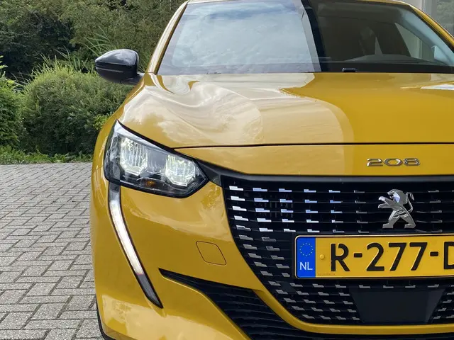 Peugeot 208 1.2T 100pk Allure Pack Automaat 2022 Benzine 11