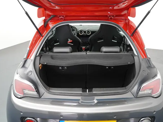 Opel ADAM 1.4 Turbo S 150pk 2015 Benzine 9