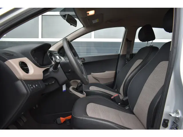 Hyundai i10 1.0i i-Motion 2014 Benzine 9