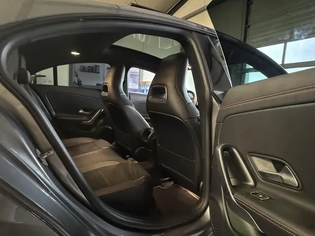 Mercedes-Benz CLA 220 Premium Plus 2019 Benzine 20