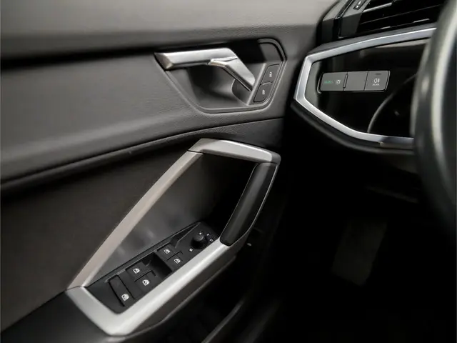 Audi Q3 35 TFSI Sportline 2020 Benzine 22