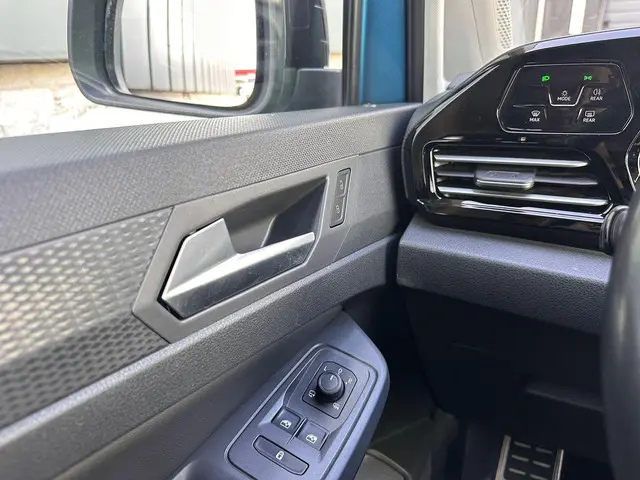 Volkswagen Caddy 1.5 TSI DSG Style 5p 2021 Benzine 21