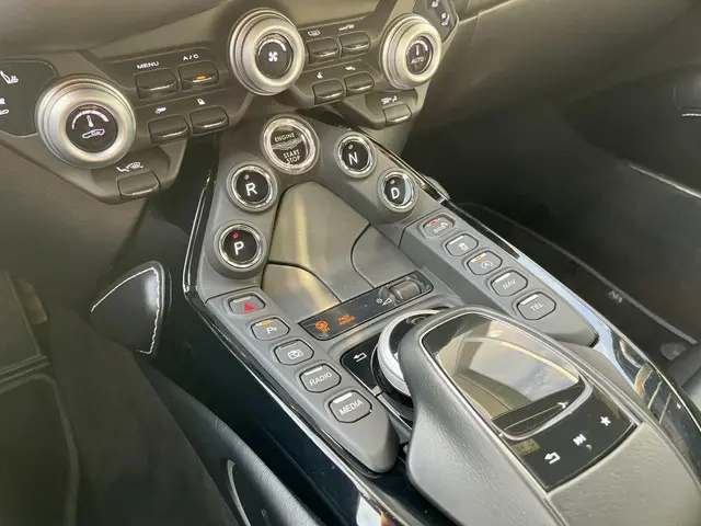 Aston Martin V8 Vantage 4.0 2021 Benzine 7