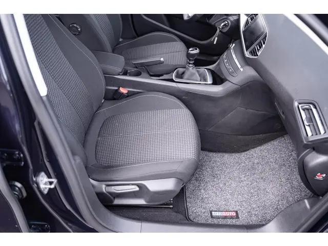 Peugeot 308 1.5 BlueHDi Blue Lease Active 2020 Diesel 32