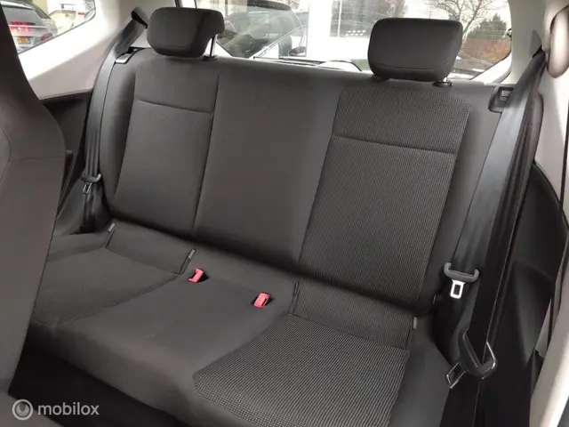 Volkswagen up! 1.0 groove up! BlueMotion 2014 Benzine 12