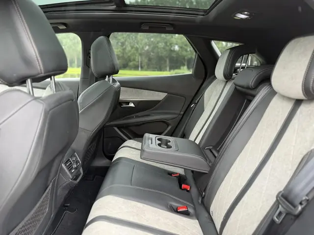 Peugeot 3008 1.6 HYbrid4 300 GT 2020 Hybride Benzine 16