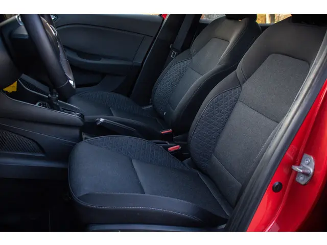 Renault Clio TCe 90 Equilibre 2023 Benzine 13