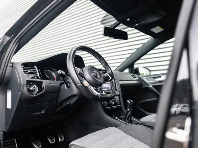 Volkswagen Golf 1.4 TSI Highline 2xR-line 2014 Benzine 20