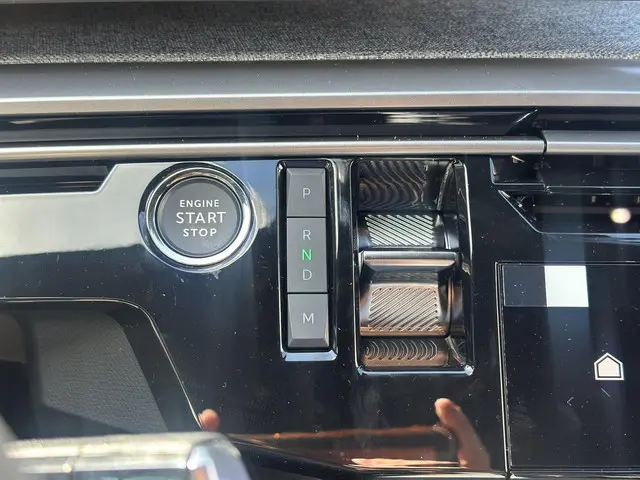 Peugeot 5008 1.2 Hybrid 145 Allure 2025 Hybride Benzine 22