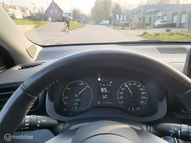 Mazda 2 Hybrid 3