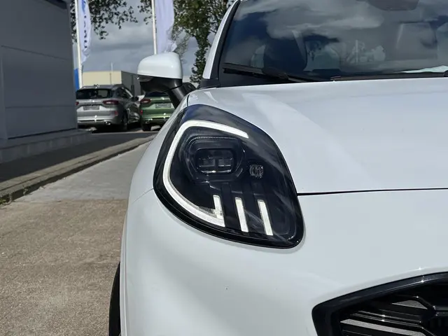 Ford Puma 1.0 EcoBoost Hybrid ST-Line X 2024 Benzine 6