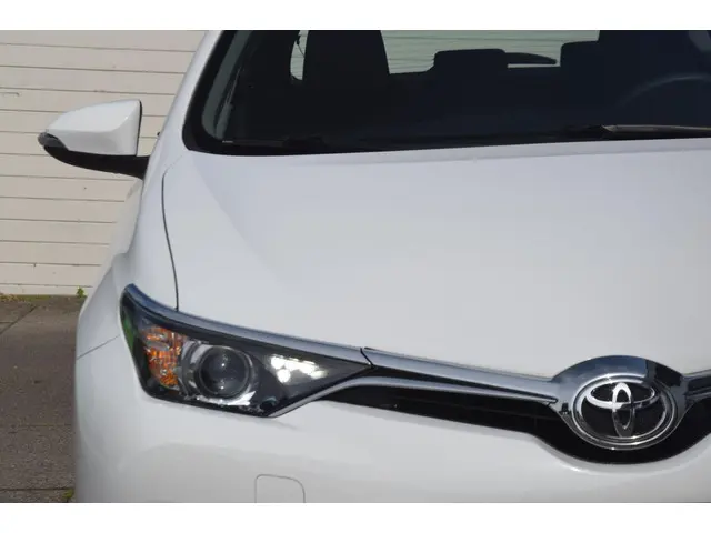 Toyota Auris 1.3 Comfort + TREKHAAK 2016 Benzine 17