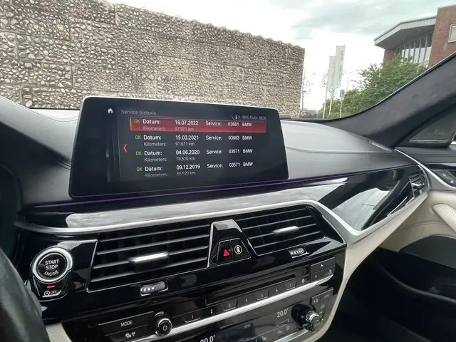 BMW 5 Serie M550d xDrive High Executive 2018 Diesel 13