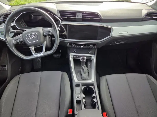 Audi Q3 45 TFSI e Advanced edition 2022 Hybride Benzine 6