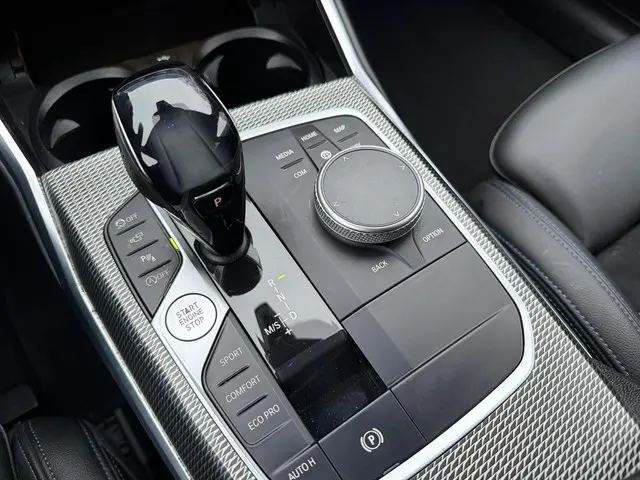 BMW 3 Serie 318i M Sportpakket 2021 Benzine 18