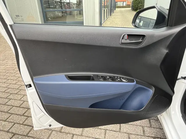 Hyundai i10 1.0i i-Motion Comfort 2015 Benzine 10