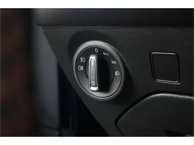 SEAT Leon 1.5 TSI FR Business Intense 2019 Benzine 39